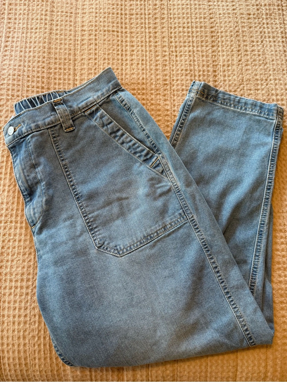 Old Navy Relaxed Fit Denim Jeans in Light Blue